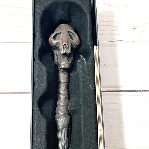 Harry Potter Interactive Olivanders Elder Wand 2013...